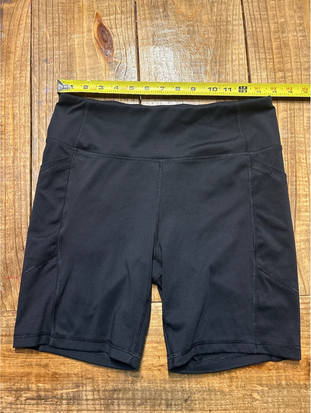 Avia Women's Black Athletic Shorts Size Medium ladies